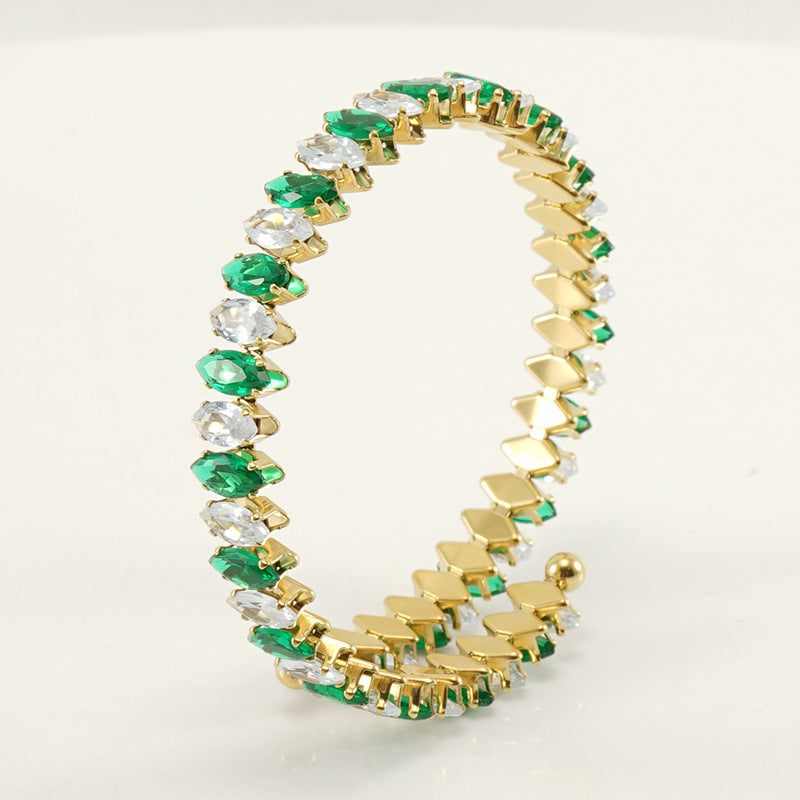 Bracelet en Acier Inoxydable Plaqué Or 18K avec Zircons Verts – Bijou Élégant et Moderne