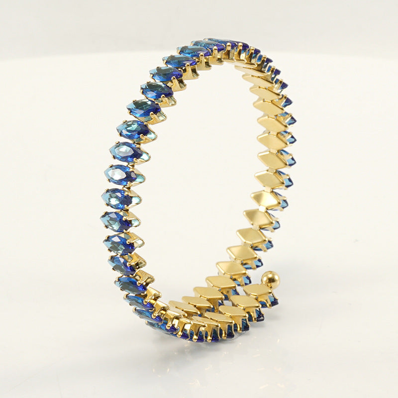 Bracelet en Acier Inoxydable Plaqué Or 18K avec Zircons Verts – Bijou Élégant et Moderne