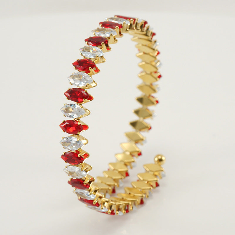 Bracelet en Acier Inoxydable Plaqué Or 18K avec Zircons Verts – Bijou Élégant et Moderne