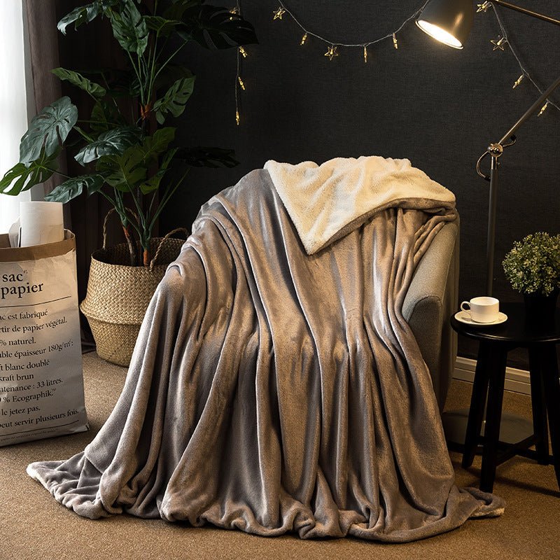 Le Plaid Cocooning : Luxe et Confort Tout Au Long de l'Année - KadooKadooGrisCJCS115261209IRMykadoo.shopPlaide